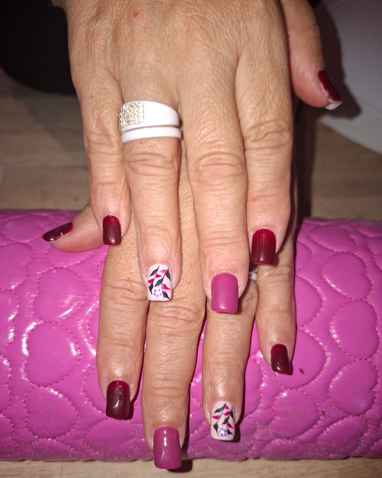 Pose d'ongles professionnelle